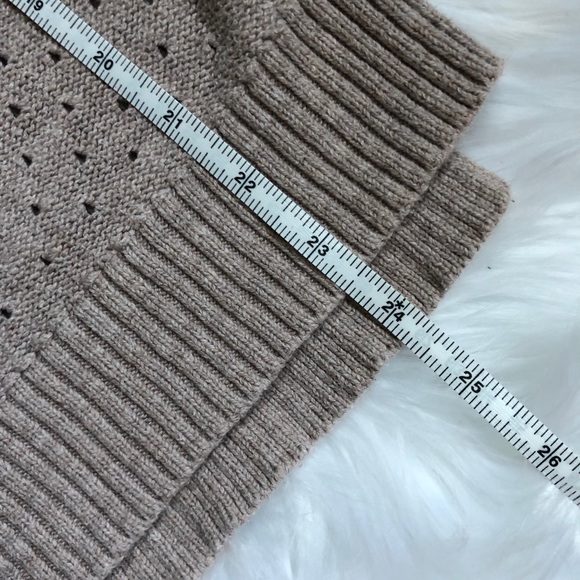 American Eagle Sweater - Picture 7 of 12